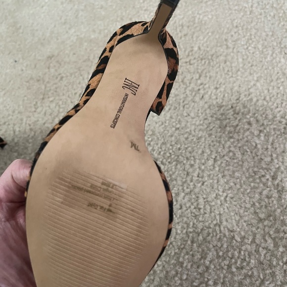 INC concepts  leopard heels - Picture 4 of 4